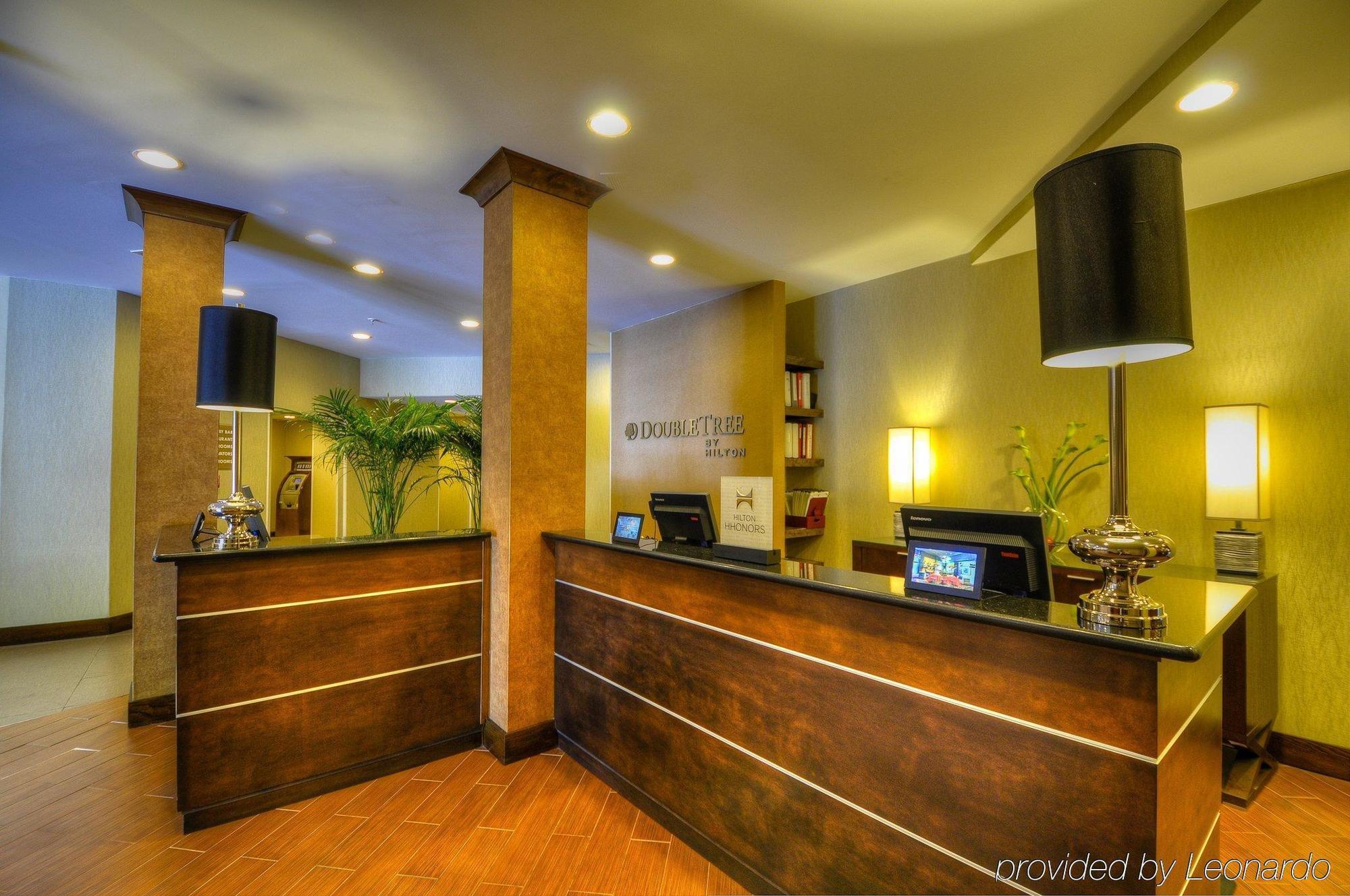 Doubletree By Hilton Hotel Raleigh - Brownstone - University Luaran gambar