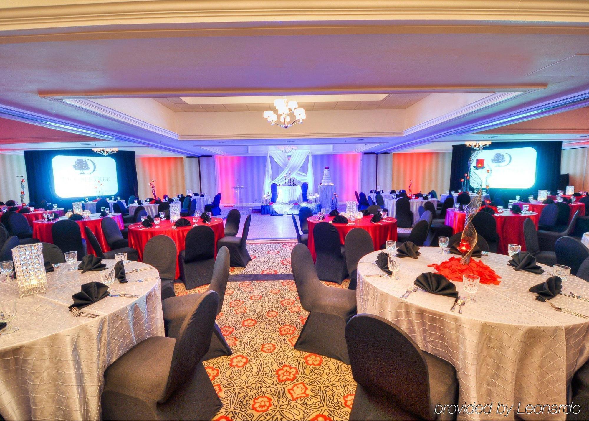 Doubletree By Hilton Hotel Raleigh - Brownstone - University Luaran gambar