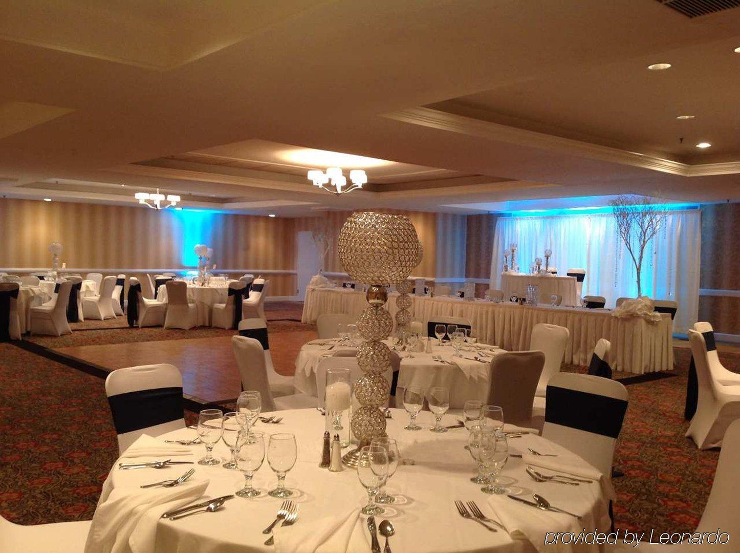 Doubletree By Hilton Hotel Raleigh - Brownstone - University Luaran gambar