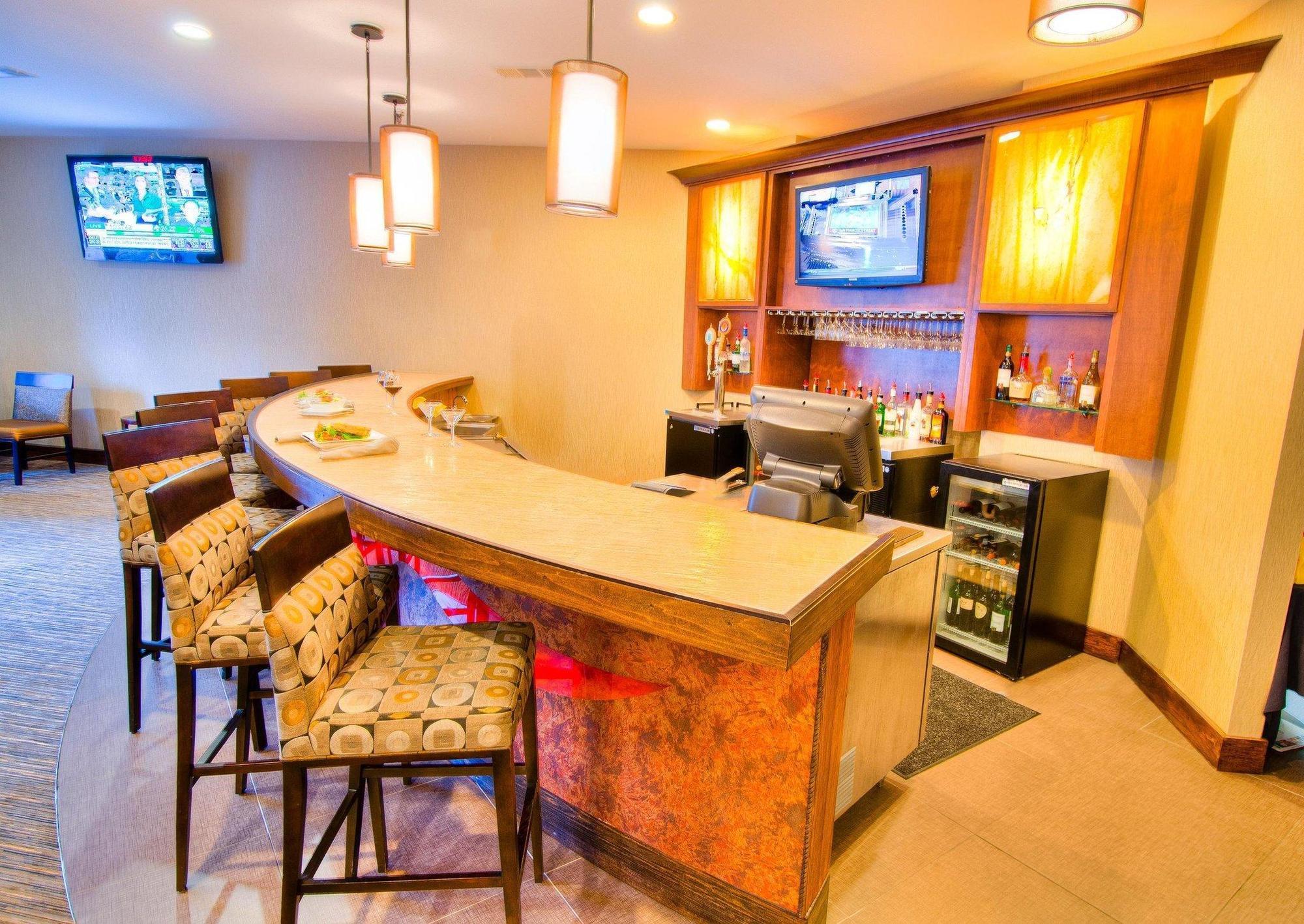 Doubletree By Hilton Hotel Raleigh - Brownstone - University Luaran gambar