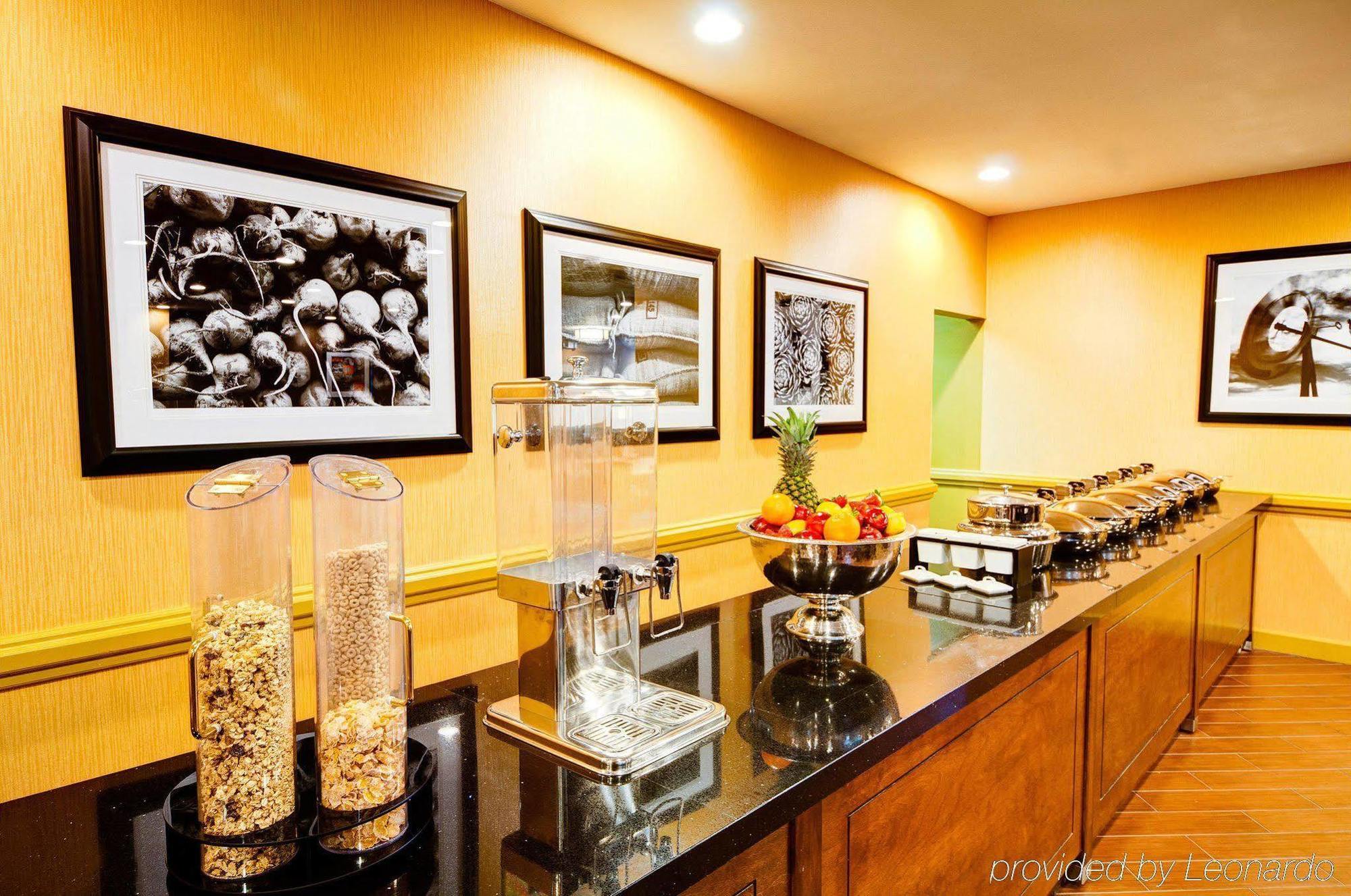 Doubletree By Hilton Hotel Raleigh - Brownstone - University Luaran gambar