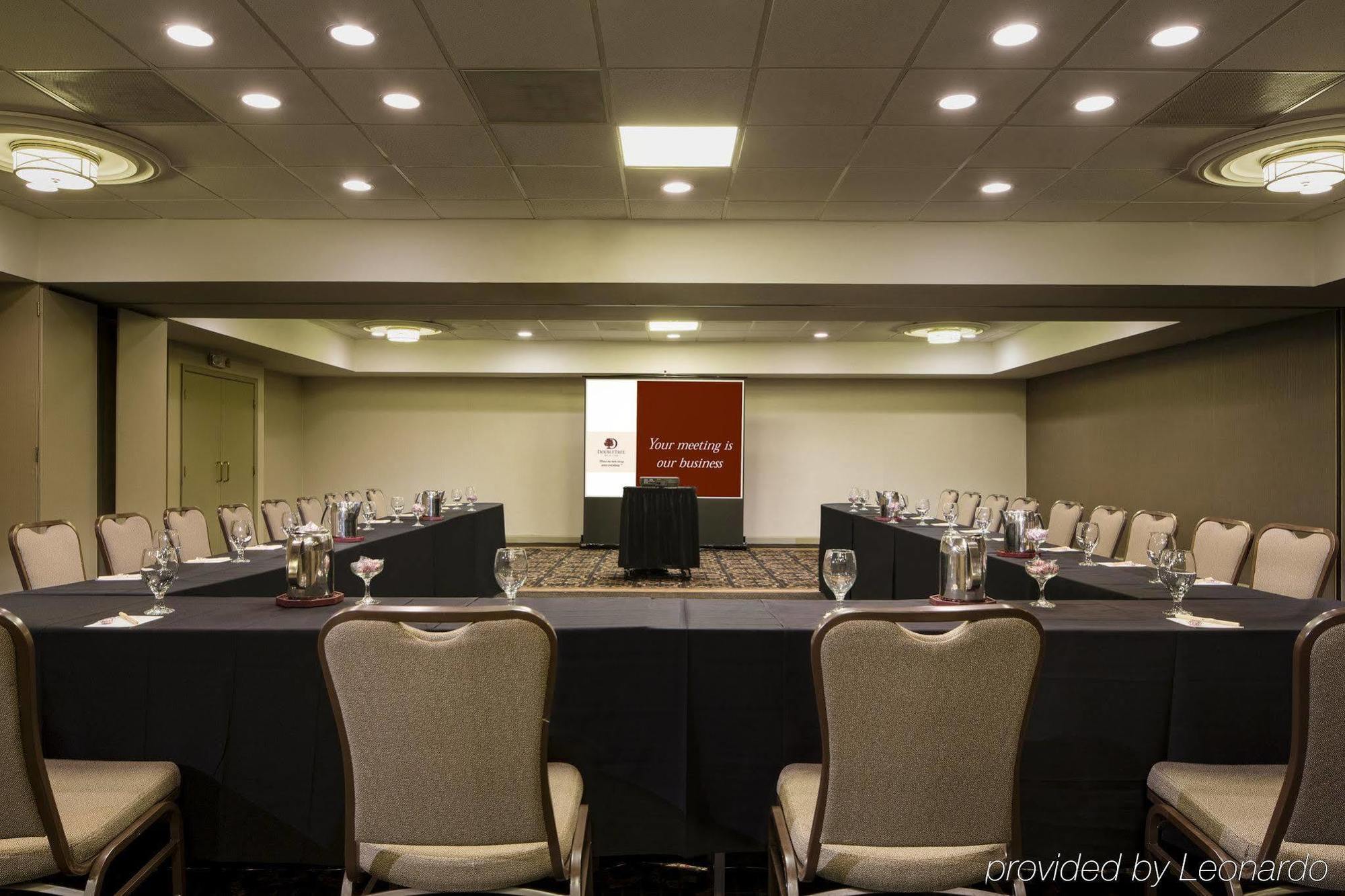 Doubletree By Hilton Hotel Raleigh - Brownstone - University Luaran gambar