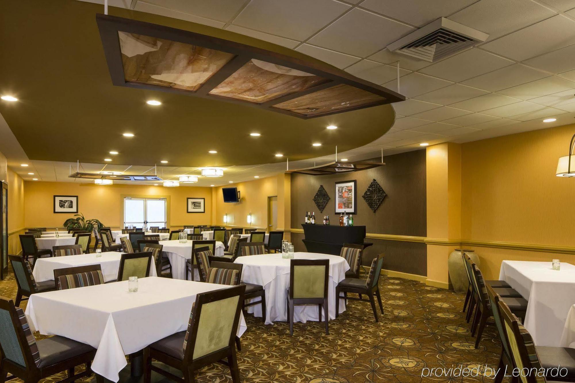 Doubletree By Hilton Hotel Raleigh - Brownstone - University Luaran gambar