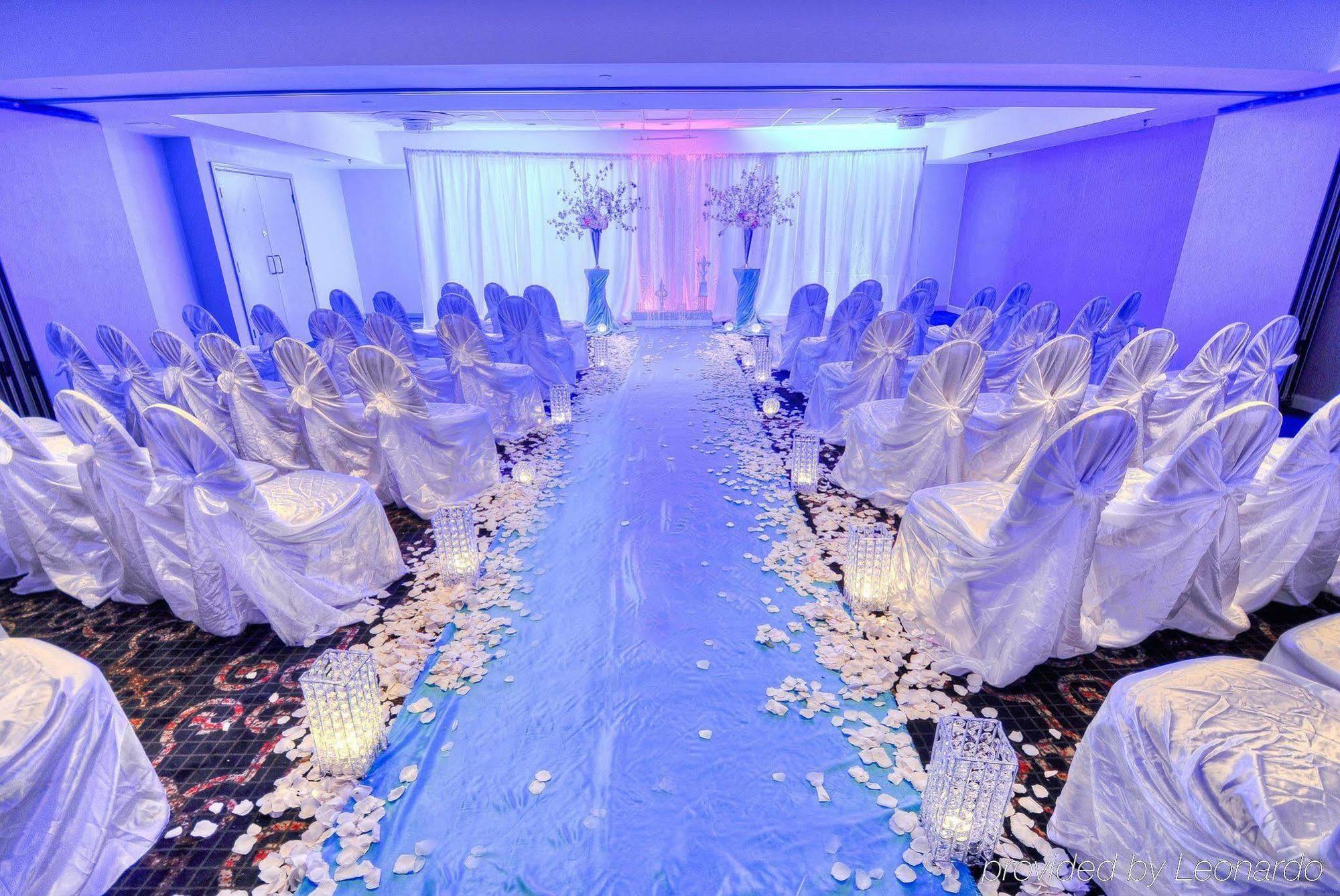 Doubletree By Hilton Hotel Raleigh - Brownstone - University Luaran gambar