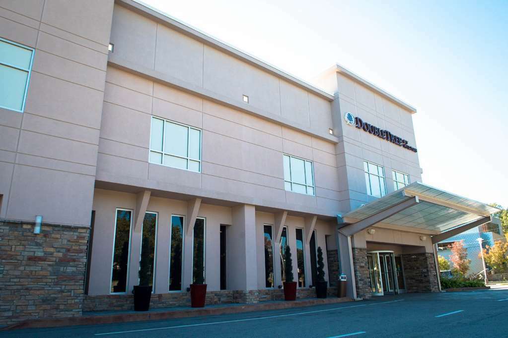 Doubletree By Hilton Hotel Raleigh - Brownstone - University Luaran gambar