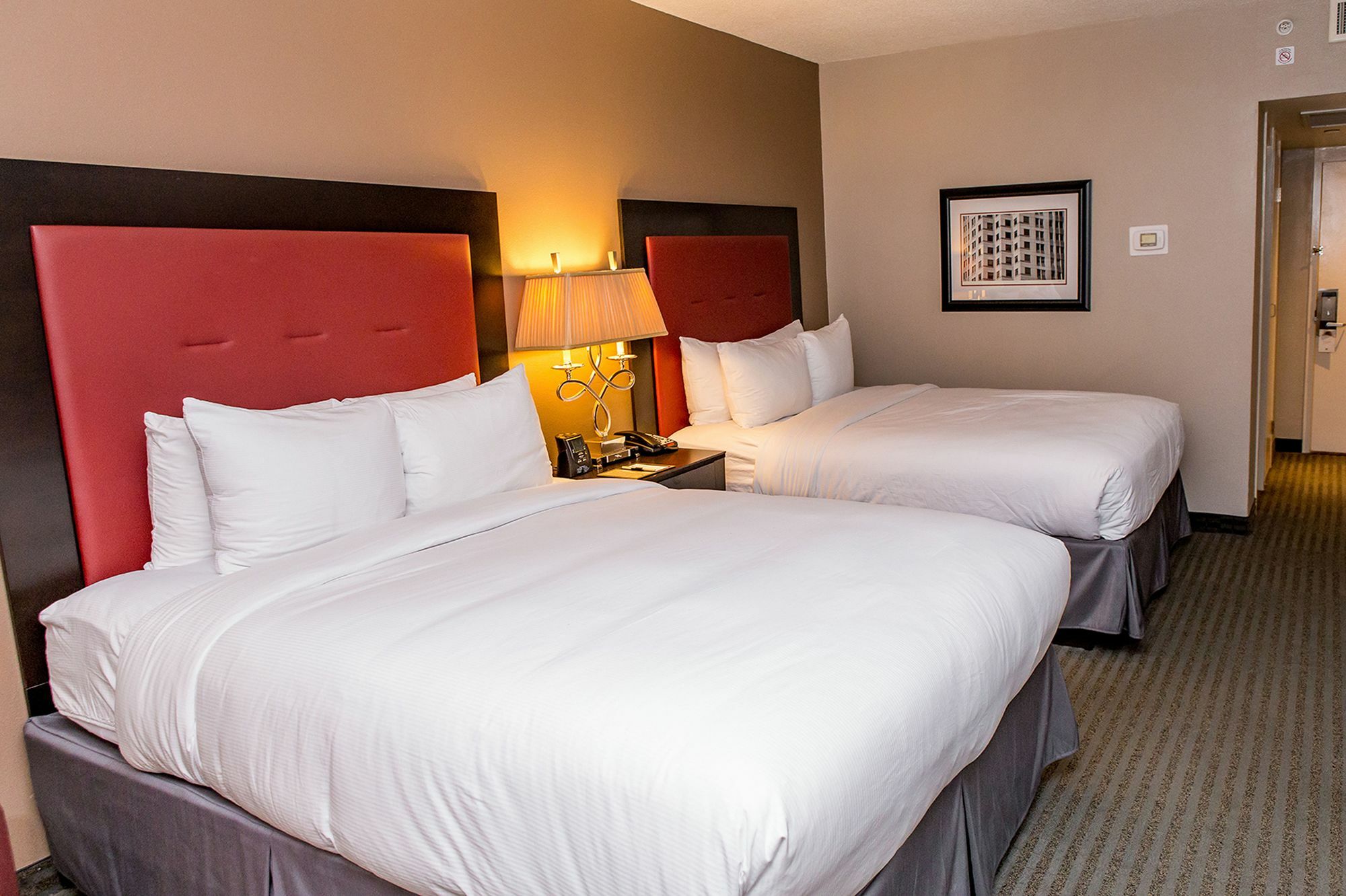 Doubletree By Hilton Hotel Raleigh - Brownstone - University Luaran gambar